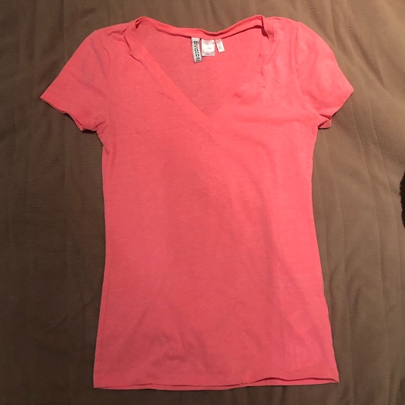 Divided H&M pink T-shirt - Picture 1 of 3